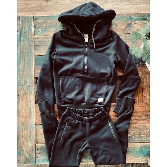 💥ROOTS CANADA Woman’s BLACK HEAVY FLEECE Slim Fit Half Zip Sweatsuit Jogger Set - Picture 1 of 15